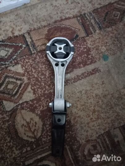 Нижняя опора двигателя Фольксваген поло седан