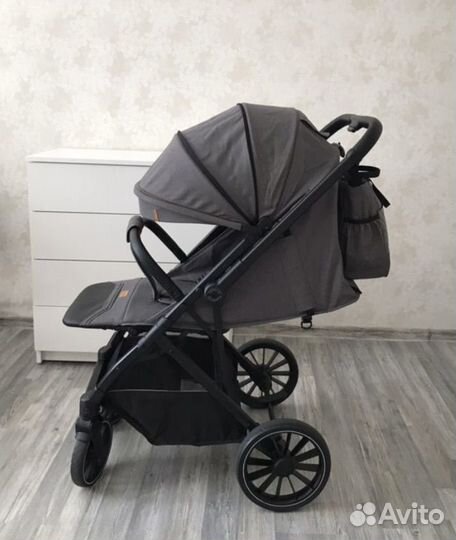 Прогулочная коляска luxmom