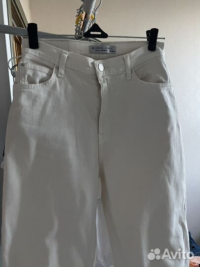 Джинсы белые