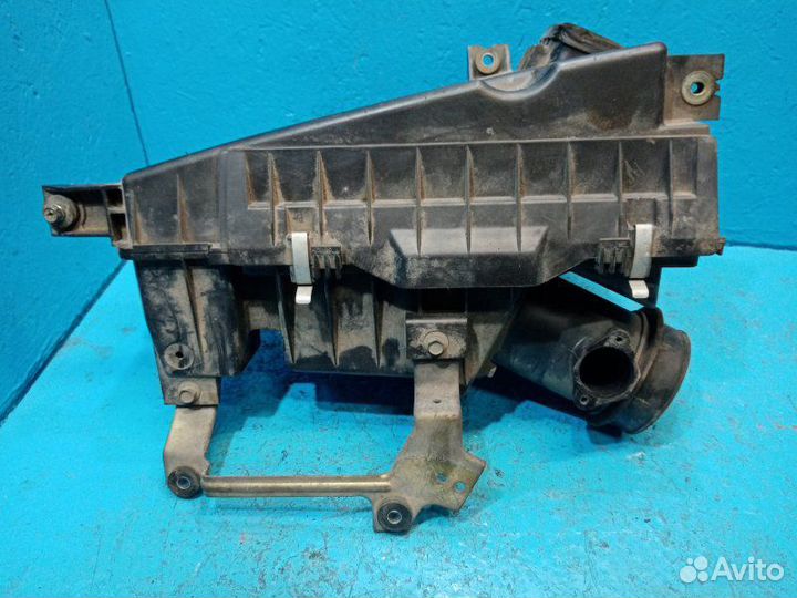 Корпус воздушного фильтра Nissan Maxima CA33