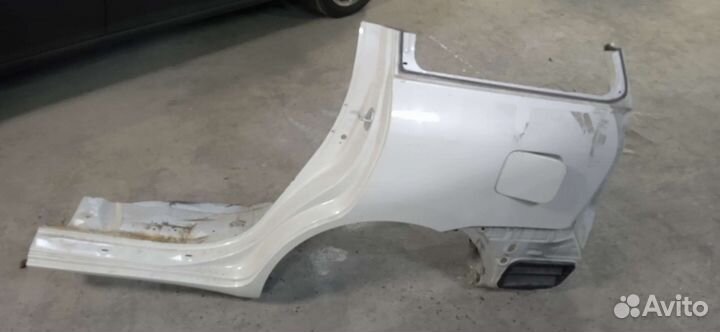 Крыло заднее левое toyota wish ZNE 10