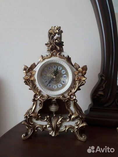 Часы накомодные