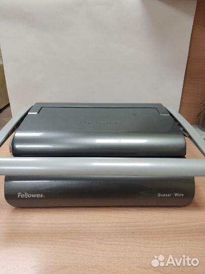 Брошюровщик fellowes Quasar-Wire
