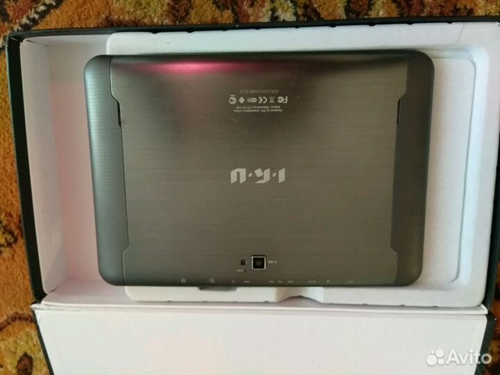 Планшетный компьютер IRU на запчасти