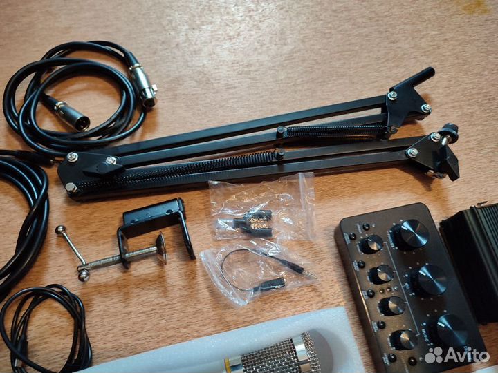 Микрофон bm 800 с питанием и звуковой картой