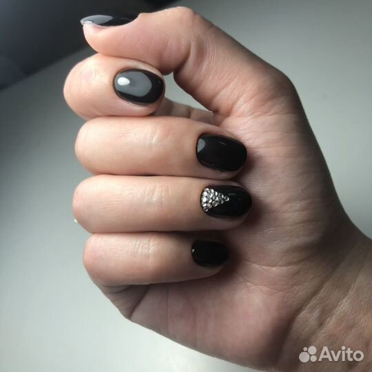 Маникюр, педикюр, наращивание ногтей