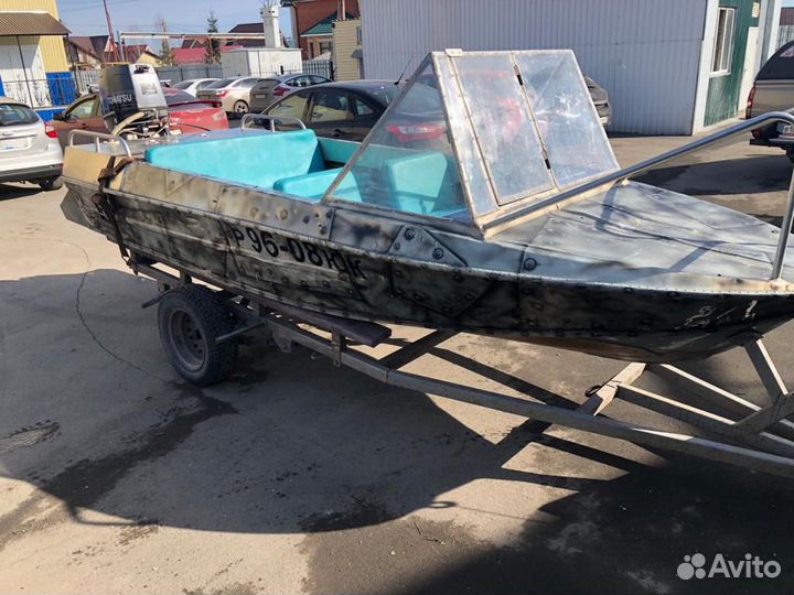 Подготовленная лодка Крым-Водомёт