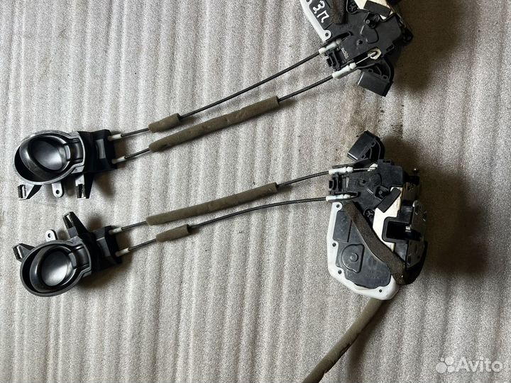 Nissan Juke замок двери задней