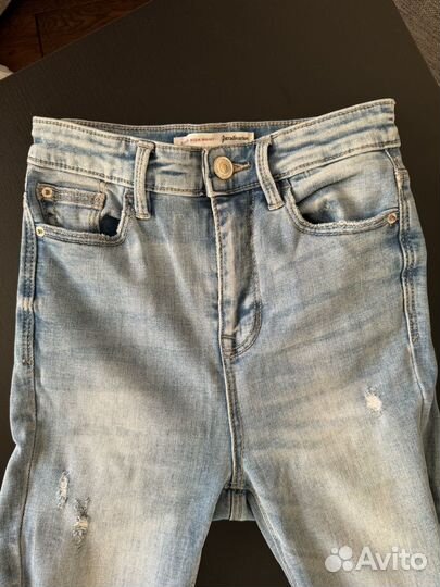 Джинсы stradivarius 32
