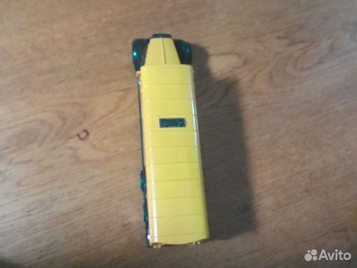 Автобус игрушка