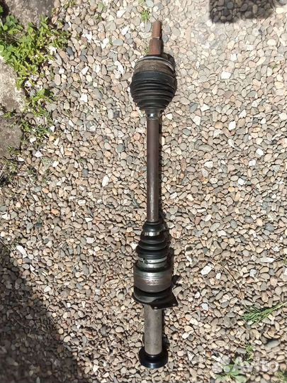 Приводной вал (привод) Volkswagen Transporter T5