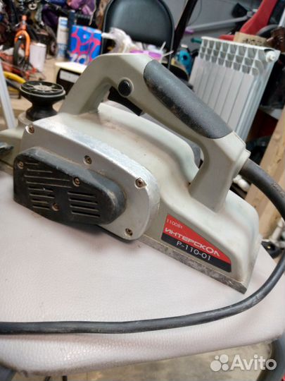 Инструмент -рубанок Интерскол Р-110-01