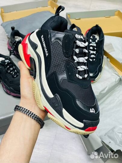 Balenciaga triple S, черные с красным