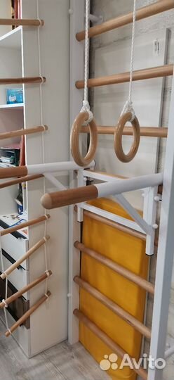 Шведская стенка с турником и брусьями