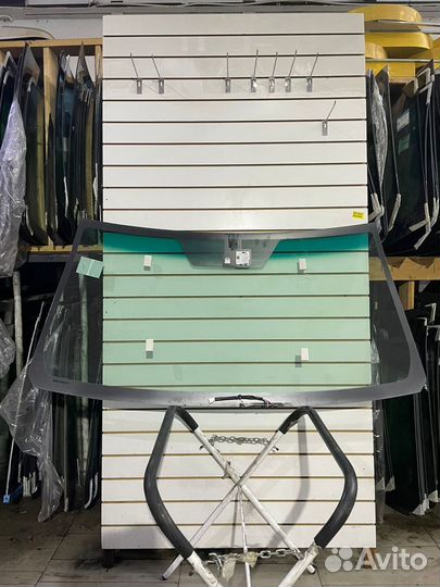 Лобовое стекло Тойота Ленд Крузер / Лексус Лх570