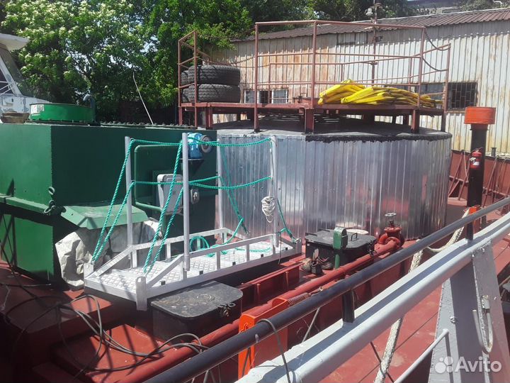 Продаётся танкер бункеровщик ббс