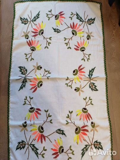 Скатерть льняная ручная вышивка 0.85м*1.5м