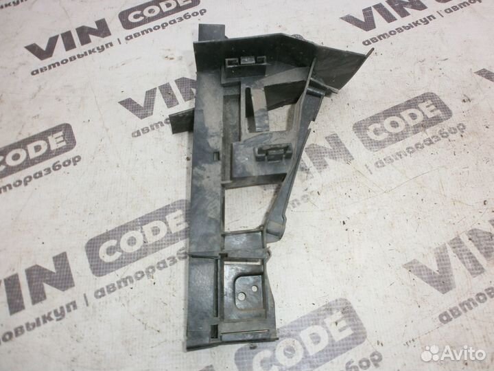 Кронштейн замка двери задний левый Ford Focus 3