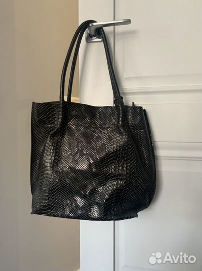 Сумка кожаная черная в идеале