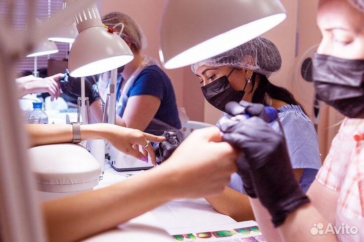 Курсы маникюра с трудоустройством Комендантский