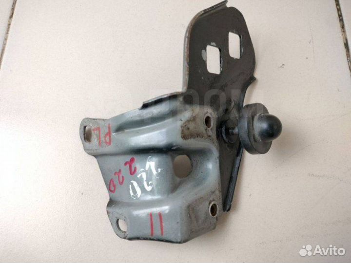 Крепление фары переднее левое Mercedes S W220