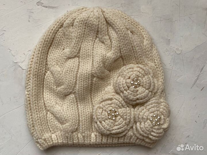 Зимние шапки и манишки