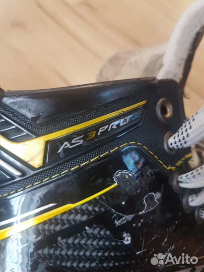Хоккейные коньки профессиональны CCM AS3 PRO