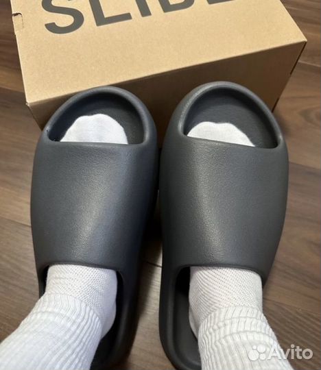 Тапки adidas yeezy slide