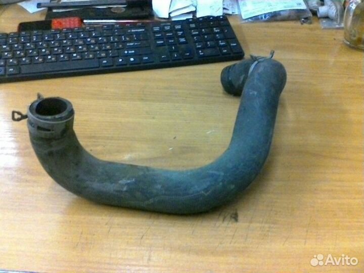 Патрубок радиатора Toyota Avensis 2 хэтчбек 1ZZ