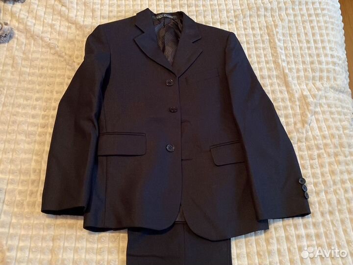 Костюм черный на мальчика, 7-8лет