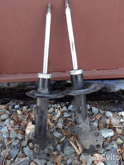 Стойки передние toyota уиста ардео