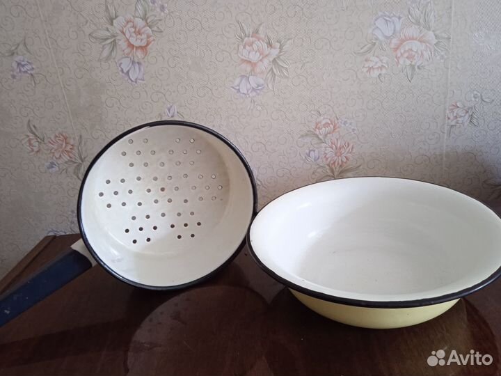 Кастрюли эмаль, сковороды алюм. дуршлак,разное