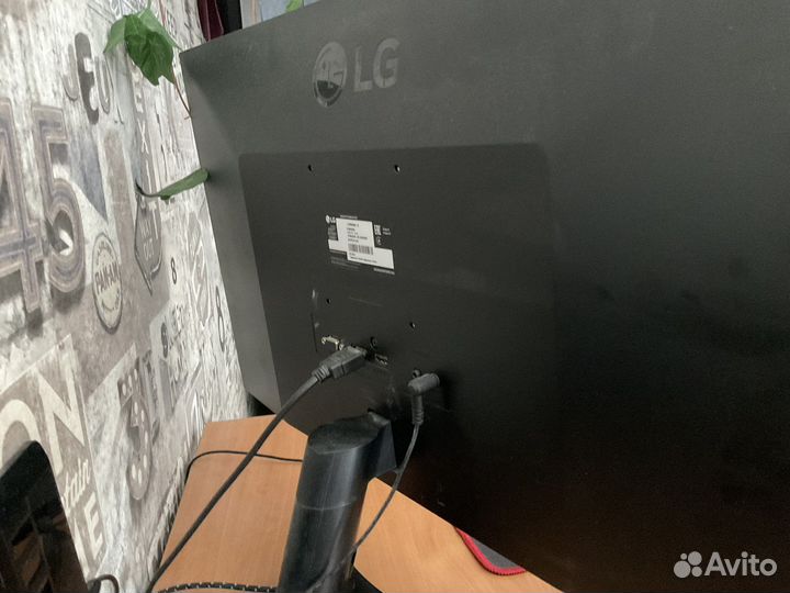 Монитор LG 27