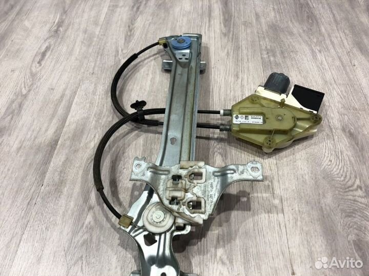 Стеклоподъемник задний правый Renault Megane 3