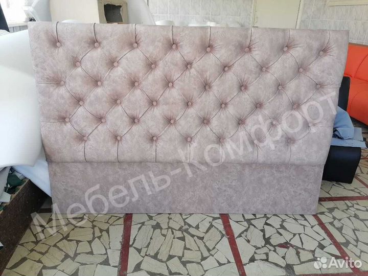 Кровать двуспальная с мягкой спинкой