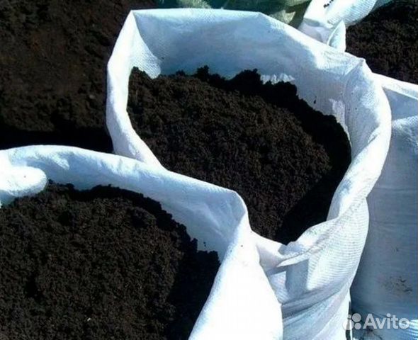 Земля чернозем, плодородный грунт, песок, щебень