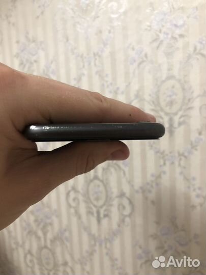 iPhone 8, 64 ГБ