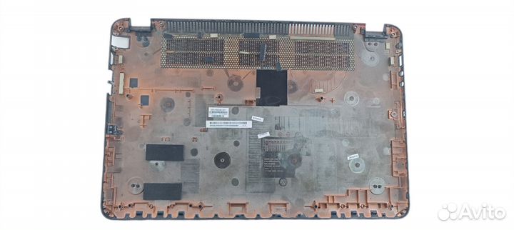 Нижняя крышка корпуса (