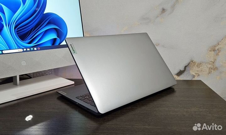 Lenovo/Core i3-11/SSD