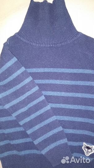 Пакетом шапочки и плед, водолазка