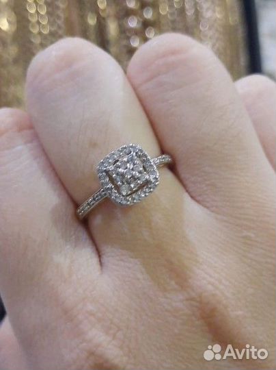 Золотое кольцо с бриллиантоми