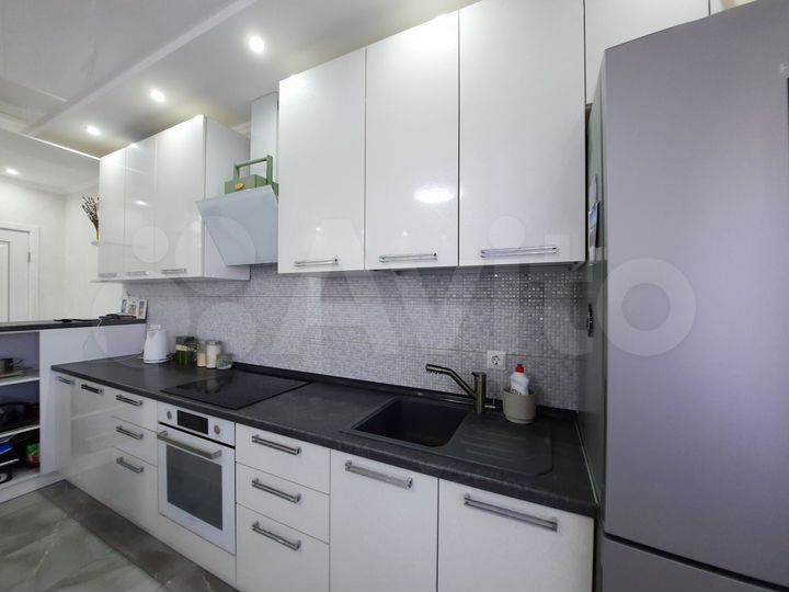 2-к. квартира, 85 м², 9/10 эт.