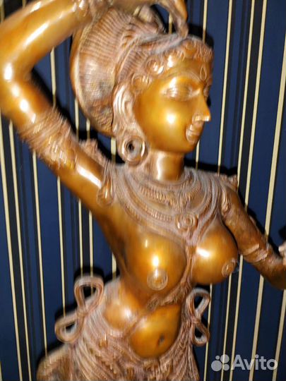 Бронзовая статуя. Индия. Апсара