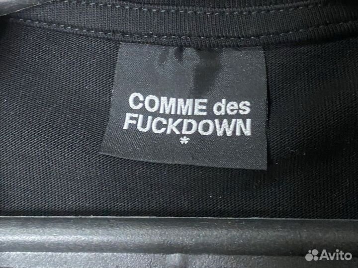 Футболка comme des fuckdown