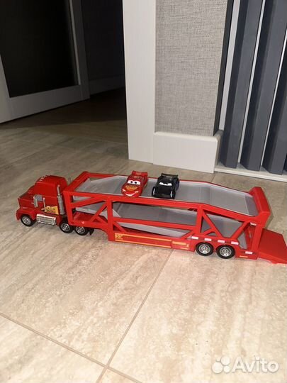 Автовоз игрушка молния Маквин тачки