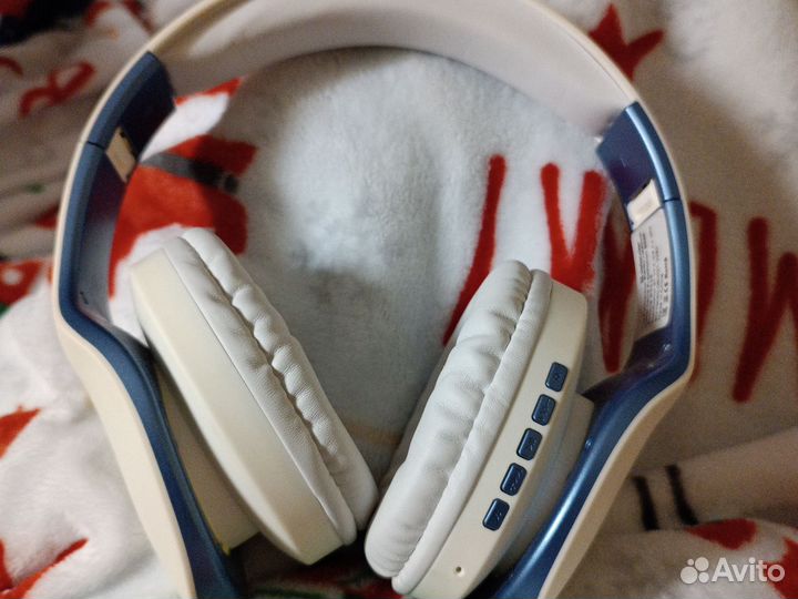 Беспроводные наушники накладные