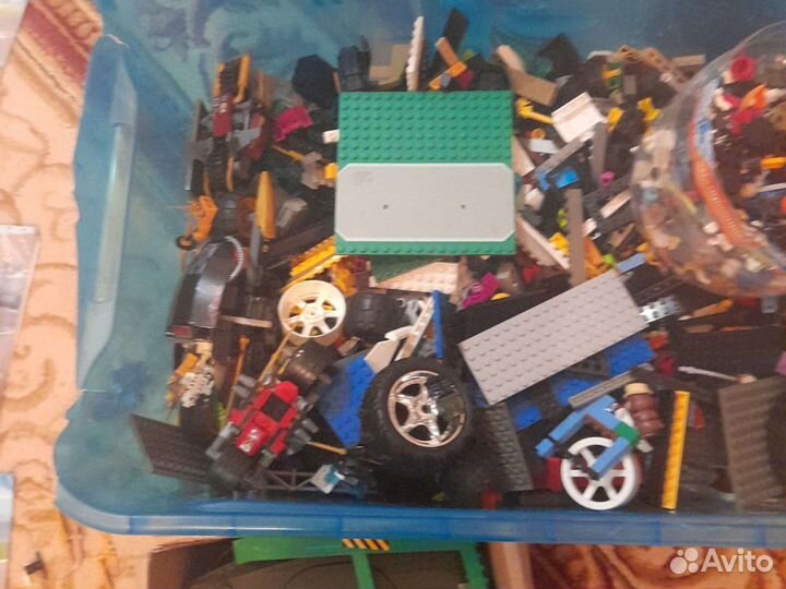 Lego оригинал и также аналог. Торг есть