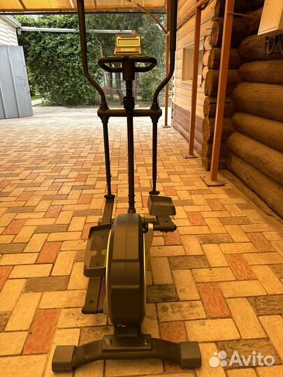 Эллиптический тренажер torneo