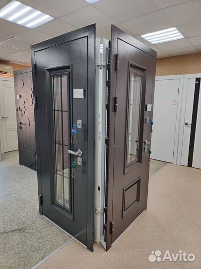 Входные двери со стеклопакетом