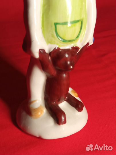 Статуэтка Девочка с мишкой. Бронницкий